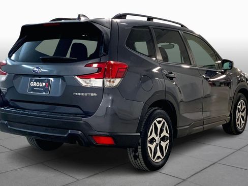 Used 2020 Subaru Forester Premium image 13