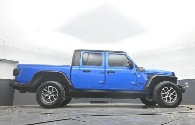 Used 2024 Jeep Gladiator Sport AWD/4WD image 45