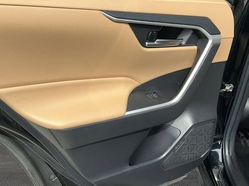 Used 2023 Toyota RAV4 XLE image 18