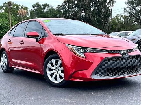 Used 2020 Toyota Corolla LE FWD image 2