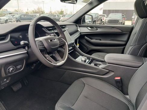 New 2026 Jeep Grand Cherokee Laredo X image 11