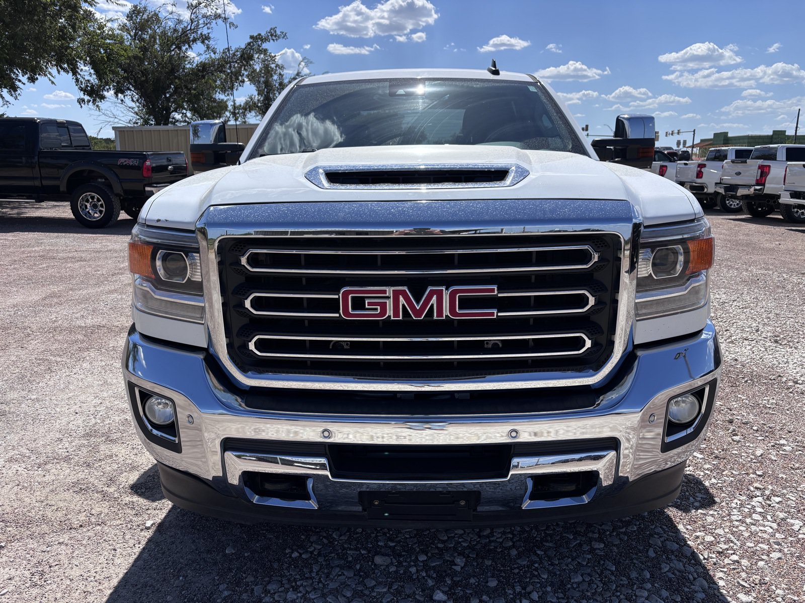 Used 2018 GMC Sierra 2500 SLT w/ Duramax Plus Package AWD/4WD image 9
