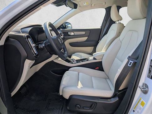 Certified 2026 Volvo XC40 B5 Plus w/ Protection Package Premier AWD/4WD image 17