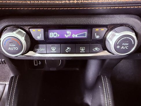 Used 2019 Nissan Kicks SR w/ SR Premium Package image 15