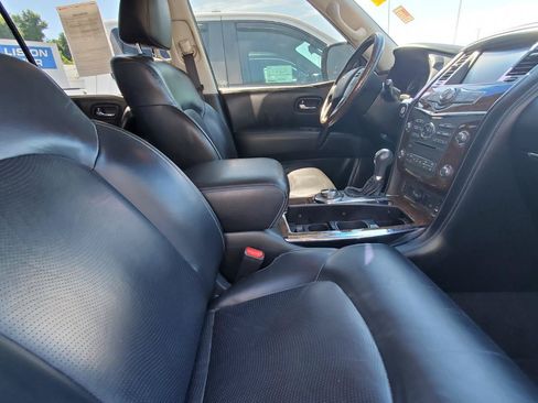 Used 2017 INFINITI QX80 4WD image 4