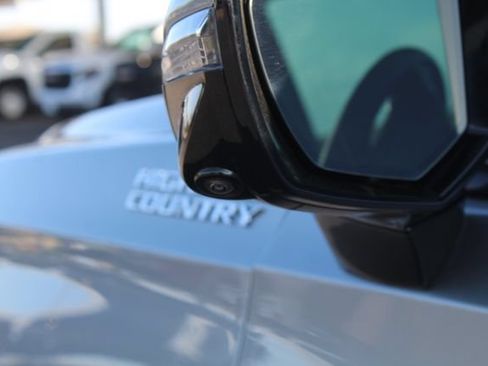 Used 2024 Chevrolet Tahoe High Country AWD/4WD image 16
