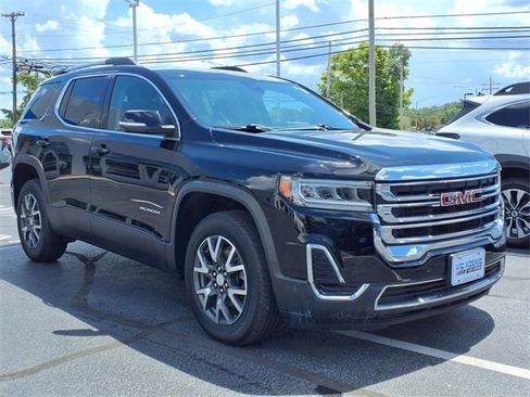 Used 2023 GMC Acadia SLE w/ Driver Convenience Package image 2