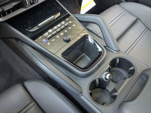 New 2026 Porsche Cayenne Coupe AWD/4WD image 21