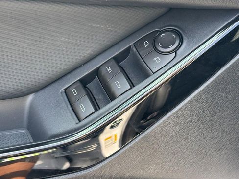 New 2026 Chevrolet Equinox LT w/ Convenience Package II FWD image 11
