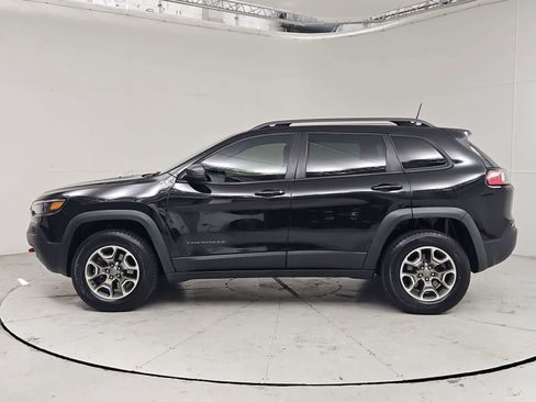 Used 2020 Jeep Cherokee Trailhawk w/ Comfort/Convenience Group AWD/4WD image 3