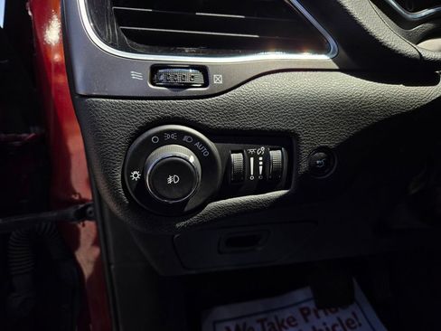 Used 2019 Jeep Cherokee Limited AWD/4WD image 13