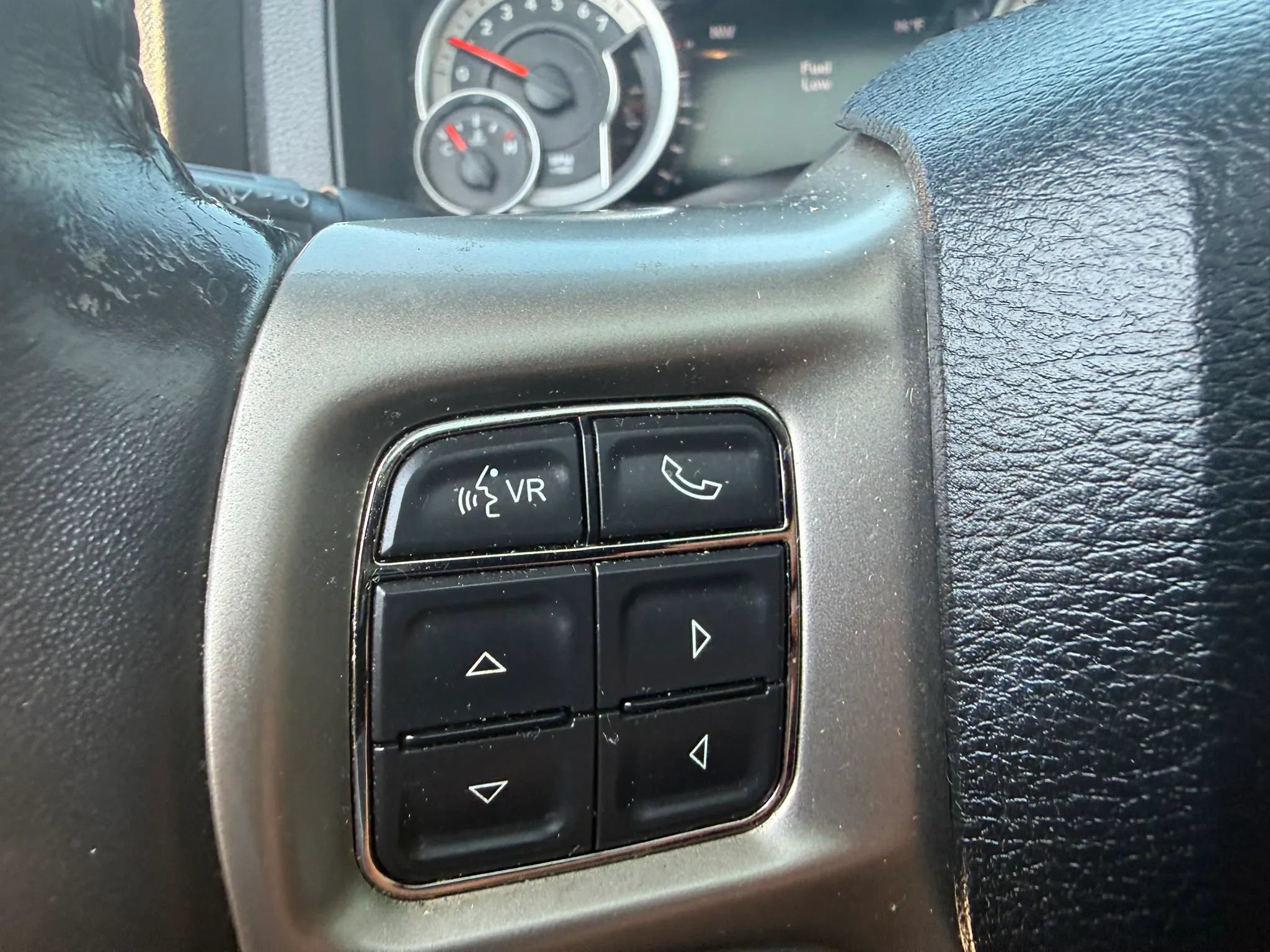 Used 2014 RAM 1500 Laramie w/ Convenience Group AWD/4WD image 19