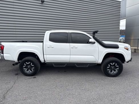 Used 2021 Toyota Tacoma SR5 image 2