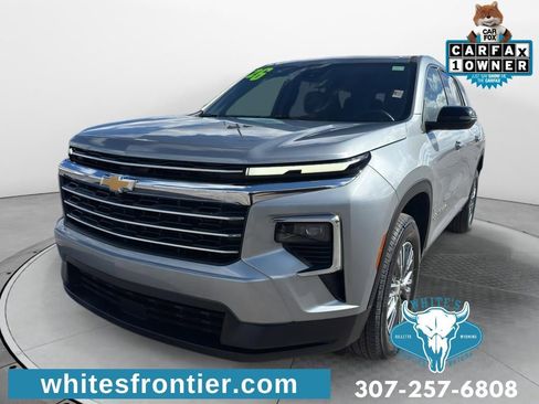 Used 2026 Chevrolet Traverse LT AWD/4WD image 1