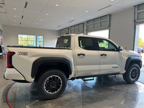 New 2025 Toyota Tacoma TRD Off-Road image 8