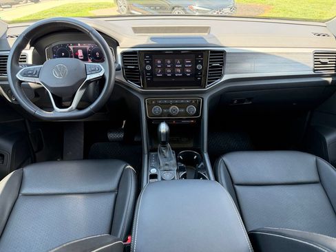 Used 2021 Volkswagen Atlas SEL AWD/4WD image 2
