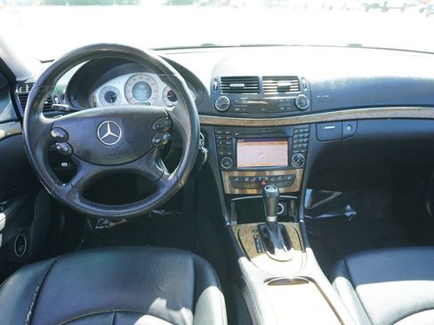 Used 2009 Mercedes-Benz E 350 Sedan image 19