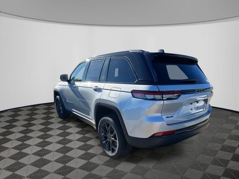 New 2025 Jeep Grand Cherokee Limited image 3
