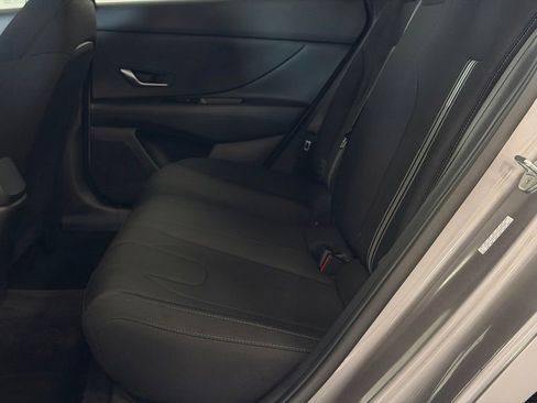 Used 2023 Hyundai Elantra SEL w/ Preferred Accessory Package FWD image 23