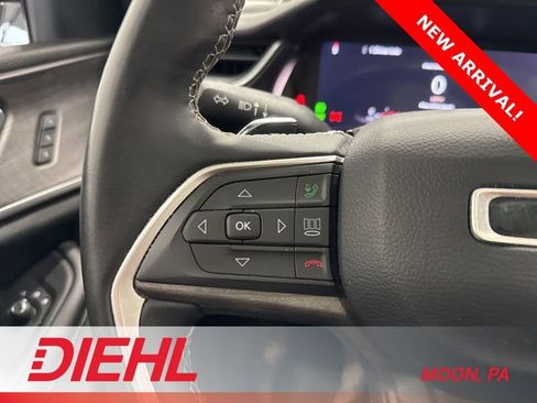Used 2023 Jeep Grand Cherokee Limited w/ Black Appearance Package AWD/4WD image 27