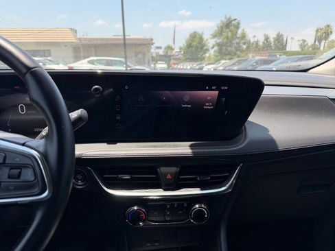 Used 2025 Buick Encore GX Preferred AWD/4WD image 16