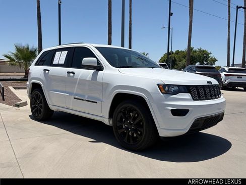 Used 2022 Jeep Grand Cherokee Laredo X RWD image 8
