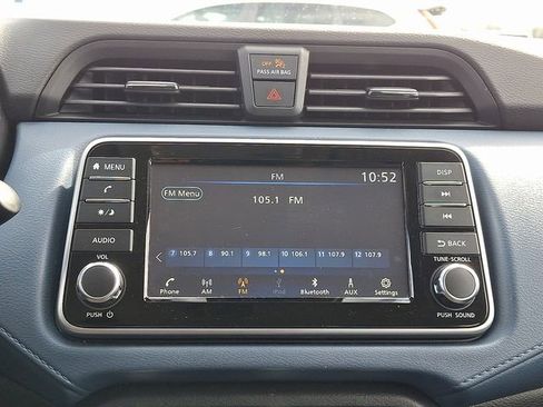 Used 2025 Nissan Versa SV image 16