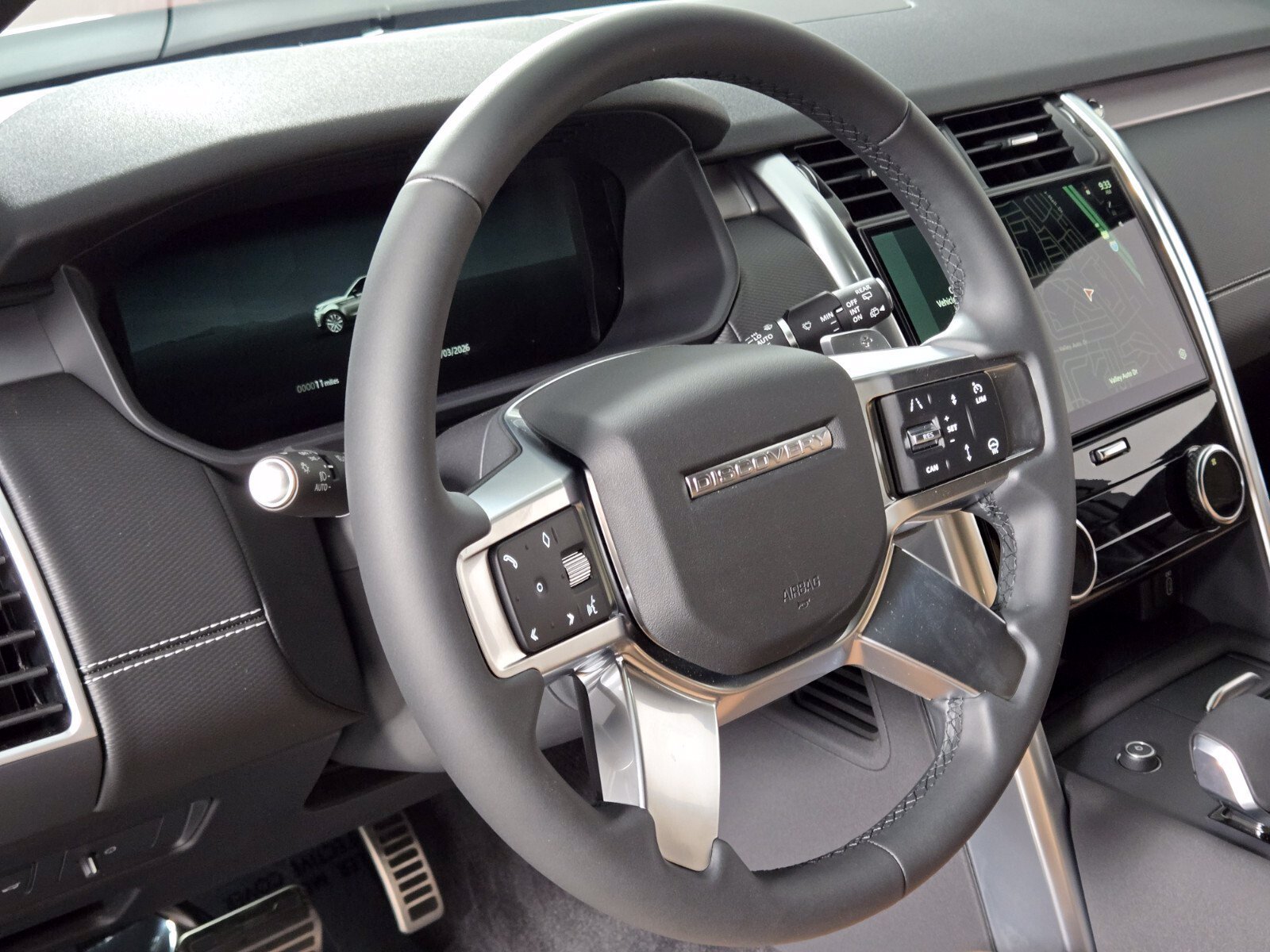 New 2026 Land Rover Discovery Limited Edition AWD/4WD image 24