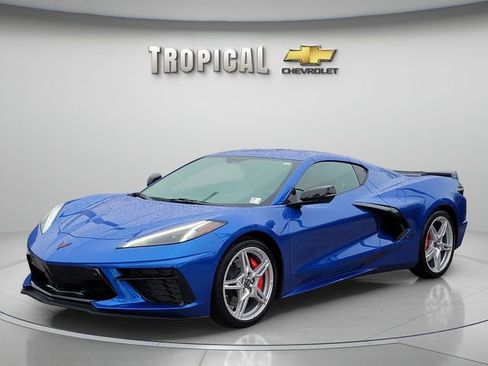 Used 2021 Chevrolet Corvette Stingray w/ Z51 Performance Package image 1