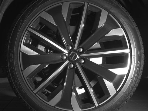 Certified 2026 Volvo XC90 T8 Plus w/ Protection Package Premier AWD/4WD image 22