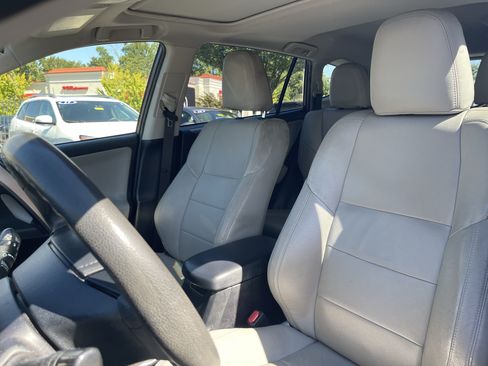 Used 2014 Toyota RAV4 XLE AWD/4WD image 8