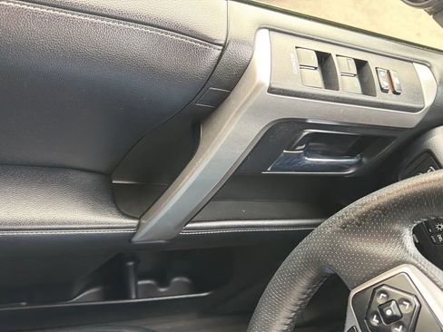 Used 2018 Toyota 4Runner SR5 Premium AWD/4WD image 22