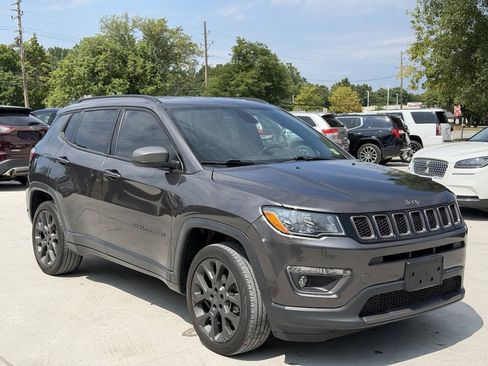 Used 2021 Jeep Compass Latitude AWD/4WD image 3