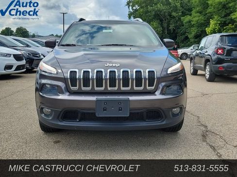 Used 2017 Jeep Cherokee Latitude w/ Cold Weather Group AWD/4WD image 8