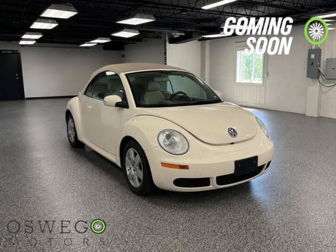 Used 2007 Volkswagen Beetle Convertible w/ Package 1 FWD image 1