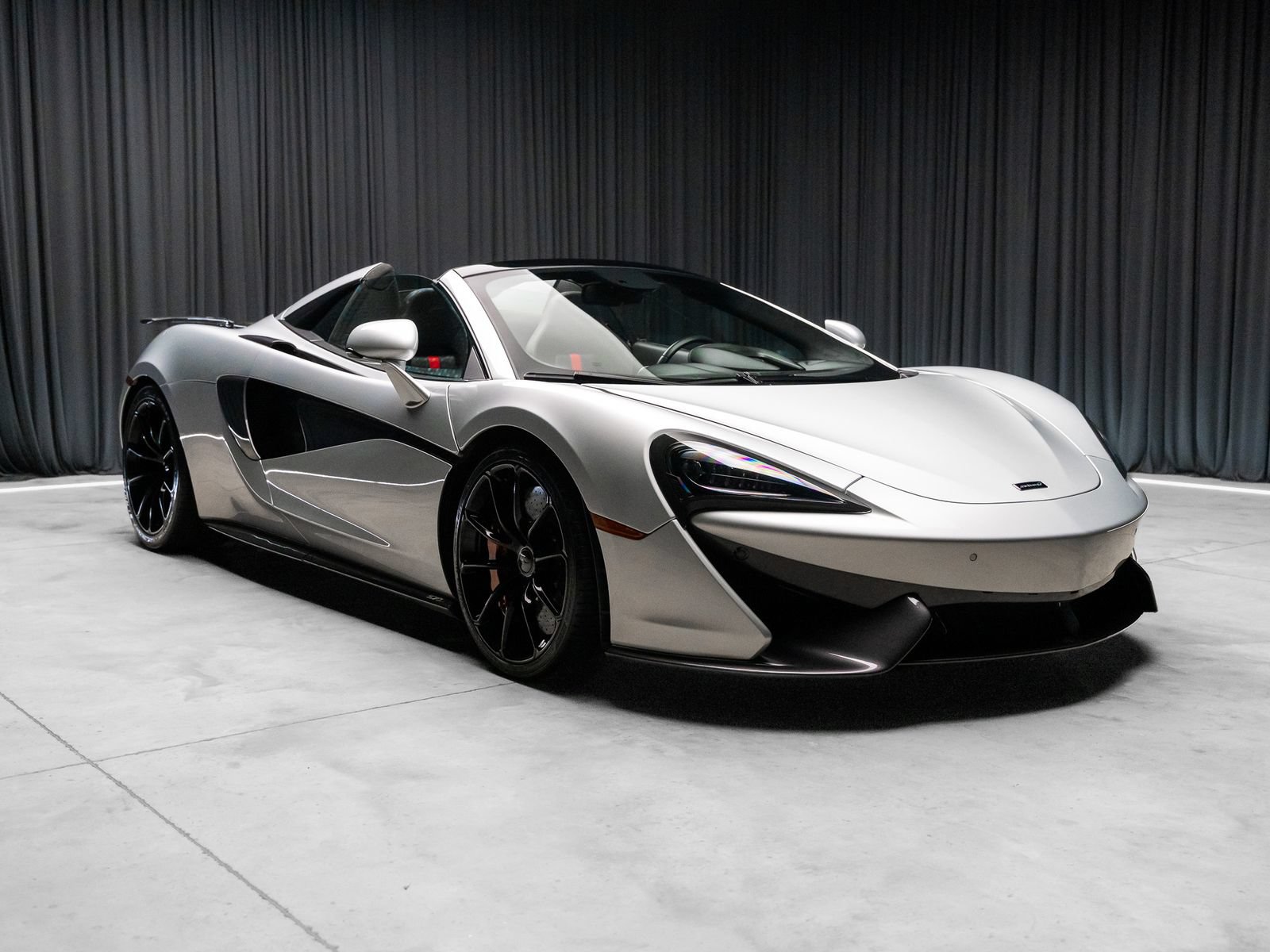 Used 2019 McLaren 570S Spider RWD image 16
