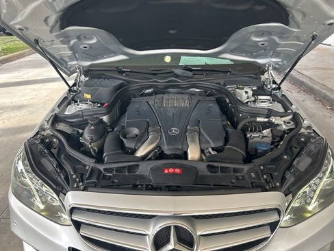 Used 2014 Mercedes-Benz E 550 4MATIC Sedan image 10