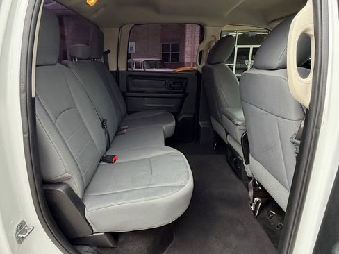 Used 2014 RAM 1500 Express RWD image 29