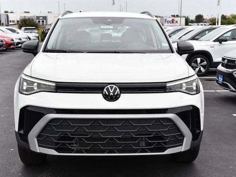 Used 2025 Volkswagen Taos S AWD/4WD image 4