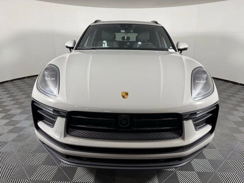 Certified 2026 Porsche Macan image 10