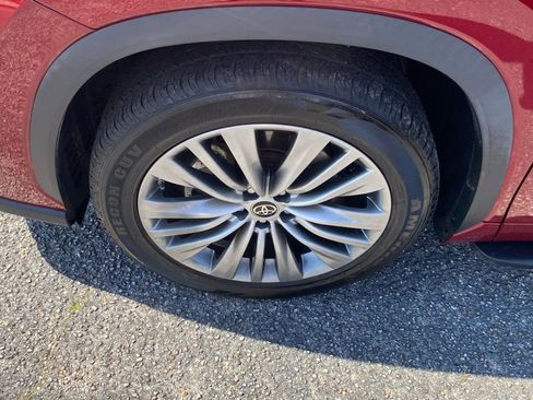 Used 2021 Toyota Highlander Platinum FWD image 23
