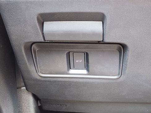 New 2024 Land Rover Range Rover Evoque S image 21