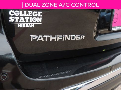 Used 2020 Nissan Pathfinder SV image 18