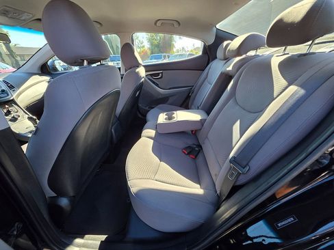 Used 2016 Hyundai Elantra SE image 16