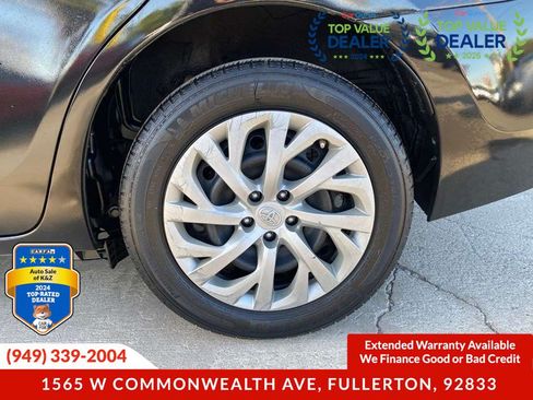 Used 2017 Toyota Corolla LE FWD image 19
