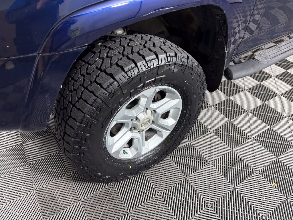 Used 2017 Toyota 4Runner SR5 Premium AWD/4WD image 9