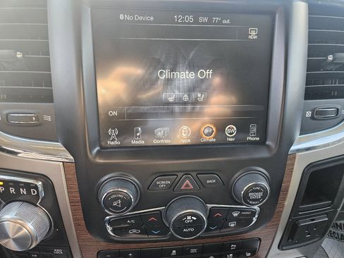 Used 2013 RAM 1500 Laramie w/ Convenience Group image 16