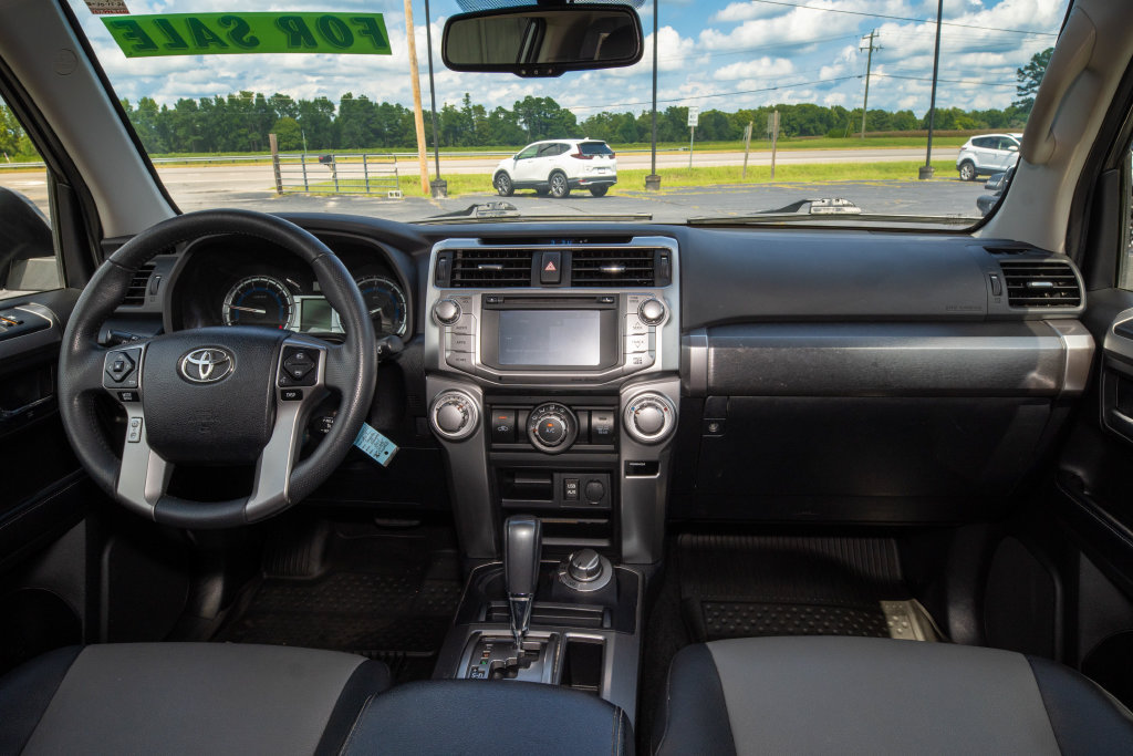 Used 2019 Toyota 4Runner SR5 Premium w/ Wilderness Package AWD/4WD image 15