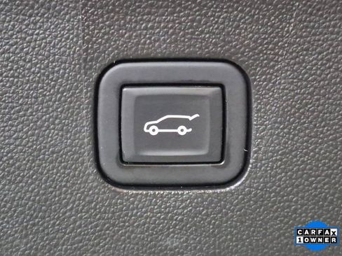 Used 2021 Buick Enclave Avenir w/ Avenir Technology Package image 27