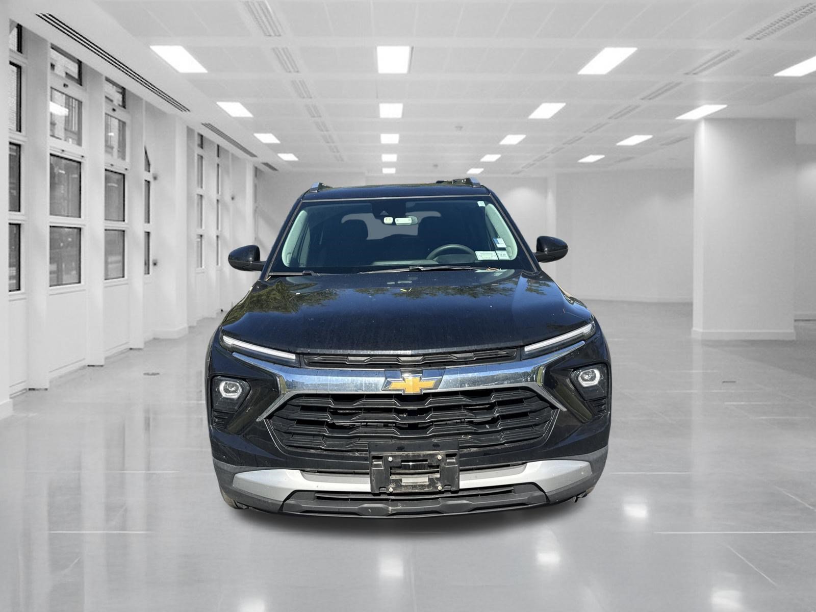 Used 2024 Chevrolet TrailBlazer LT AWD/4WD image 2